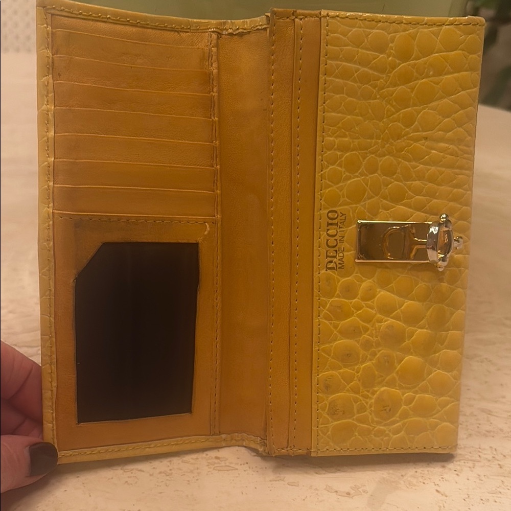 Yellow Leather Wallet with embossed croc.
Bought famous shop in Rome, Italy